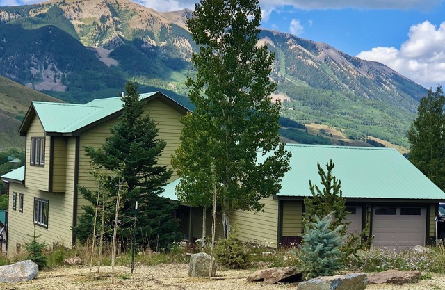 Beautiful Home with Fantastic Views in Crested Butte, CO