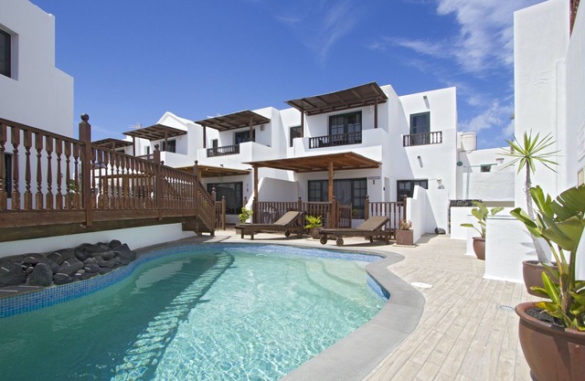 Beautiful house in Punta Mujeres, communal pool