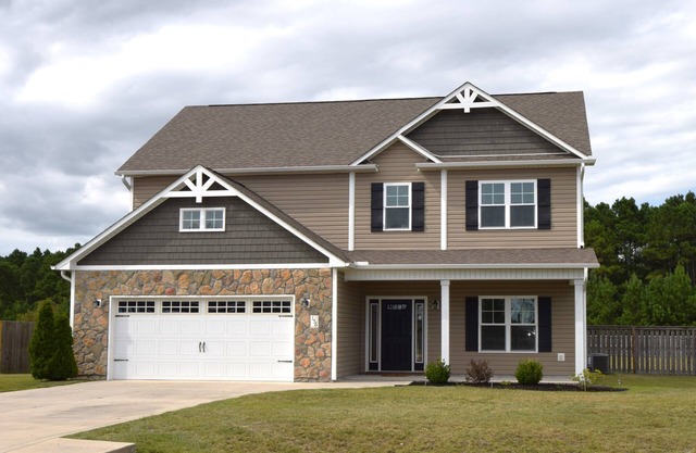 Beautiful house in highly sought-after neighborhood of Peytons’ Ridge, Hubert