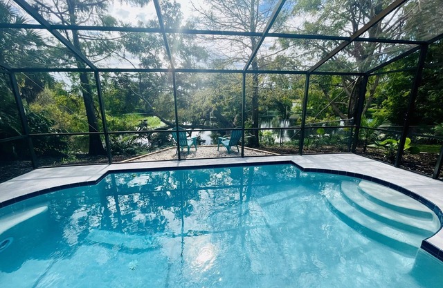 Beautiful House w/Pool, 10 Min to Siesta Beach