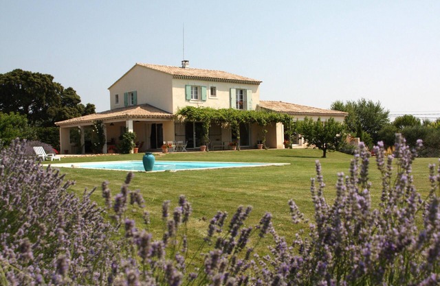 Beautiful house with pool, breathtaking view, between Avignon/Nîmes for 6 p.