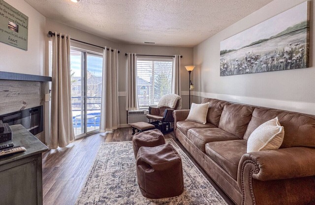 Beautiful Inn Building Updated Condo #211