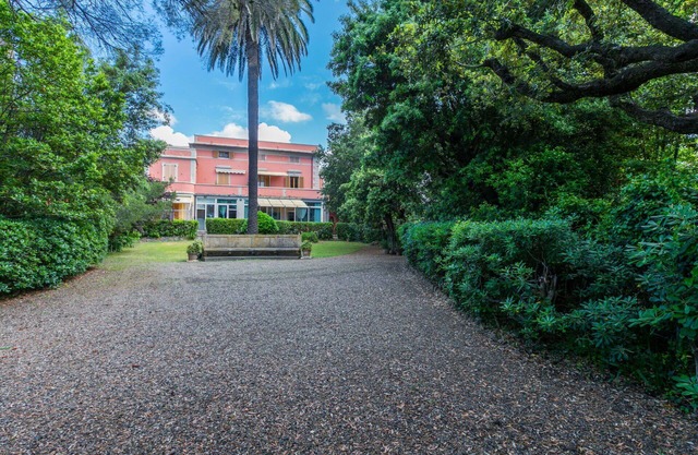 Beautiful villa for 6 people with WIFI, A/C, TV, terrace, pets allowed and parking
