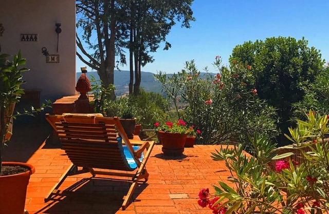 Beautiful stone house in the countryside between Saturnia and Pitigliano