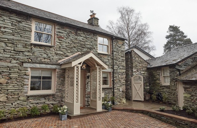 Beautiful Lake District cottage with garden & hot tub