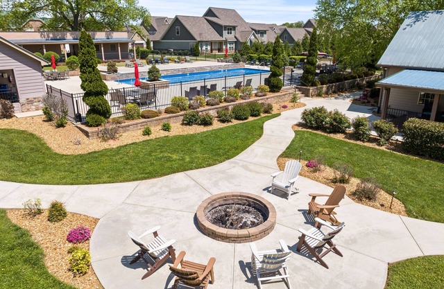 Beautiful Lake Views at Twin Creeks!