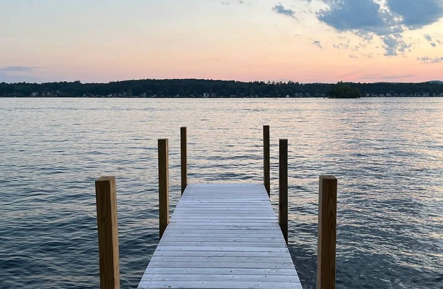 Beautiful Lake Winnipesaukee w/Dock!