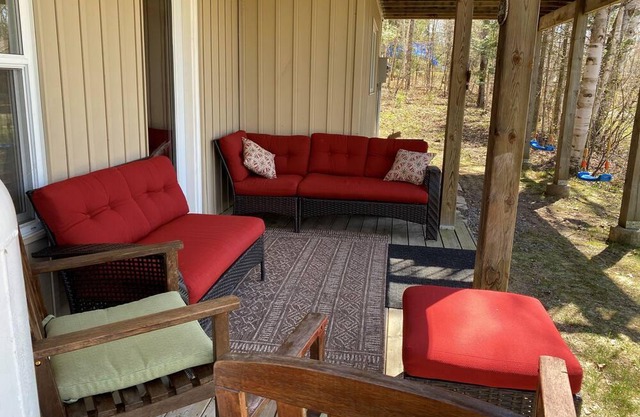 Beautiful lakefront cottage with private dock