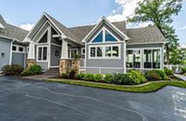 Beautiful Lakefront Home in West Central MN, Sleeps 14, Pool