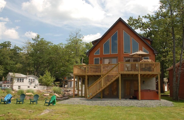 Beautiful Lakefront Home - Hot Tub, Sauna, Pool Table