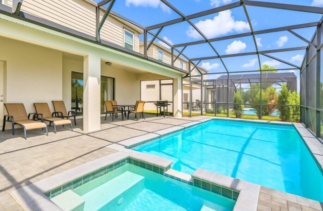 Beautiful Lakeside 8BDR Home mins from Disney with Private Pool & Resort Access!