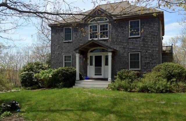 Beautiful Lambert’s Cove Home with panoramic water views
