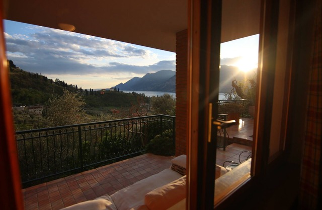 Beautiful large apartment with large terrace fantastic sea view