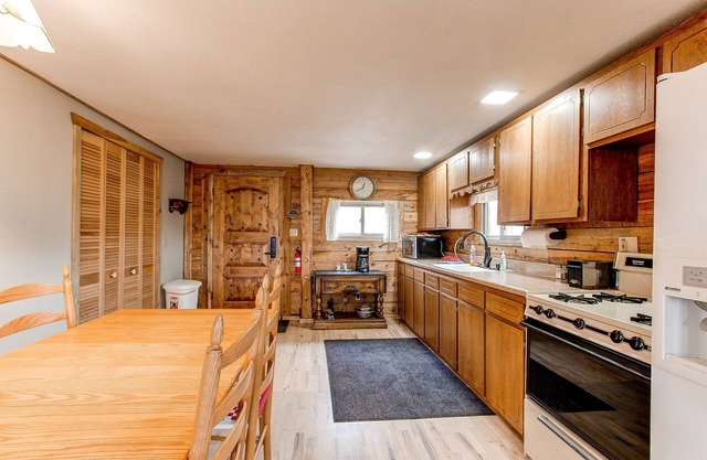 Beautiful Log Cabin High In Colorado Mountains