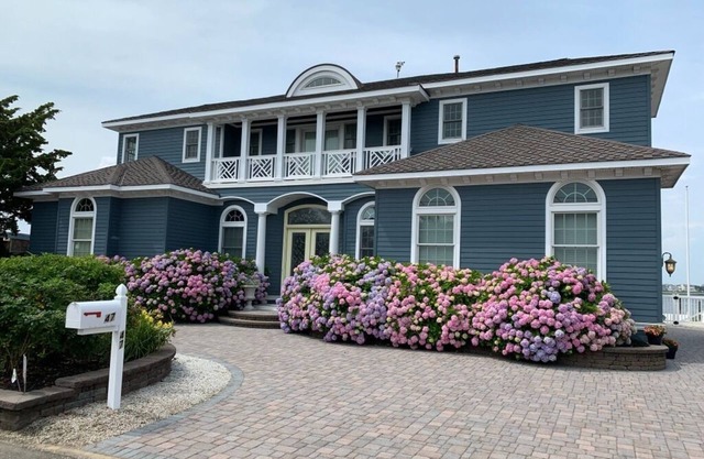 Beautiful Loveladies Bayfront Home, Private Beach, Pool, 6BR,5.5 Baths