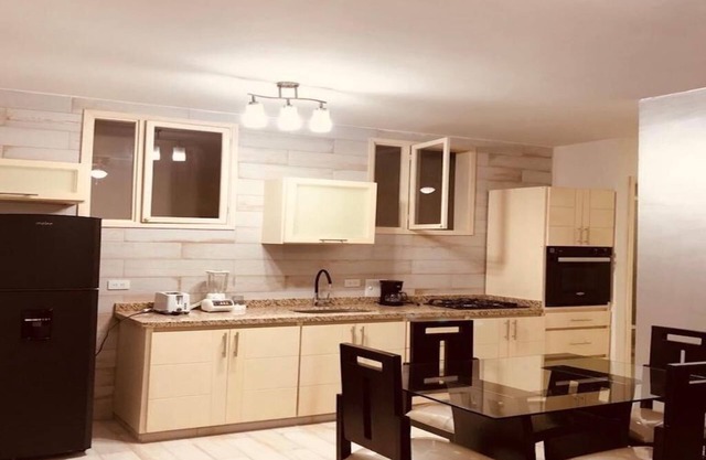 Beautiful Modern 2 Bedroom Apartment