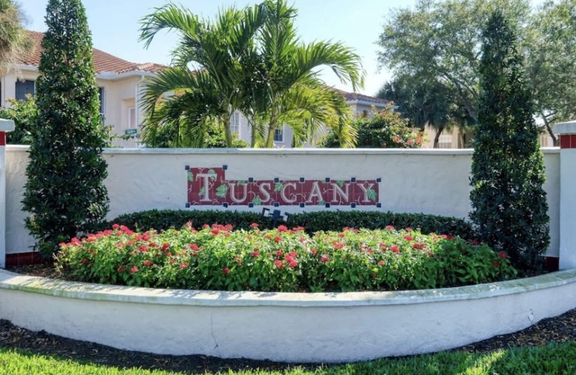 Beautiful main fl, Vineyards Condo 5min walk to shops/10min drive to the beach
