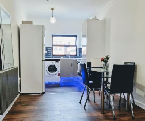Beautiful Modern Apartment on Wick Lane