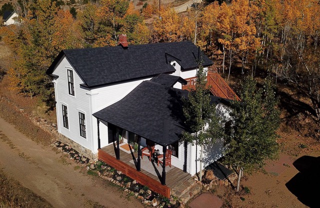 Beautiful mountain views in this completely remodeled historical mountain home