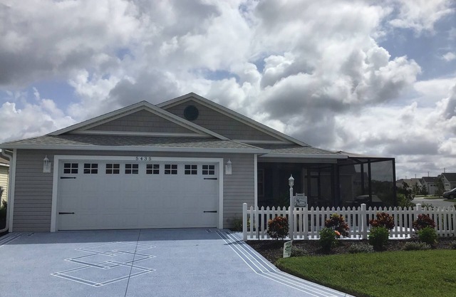 Beautiful New 2/2 Villa w/Golf Cart, BBQ, 2 Bikes, & WiFi!