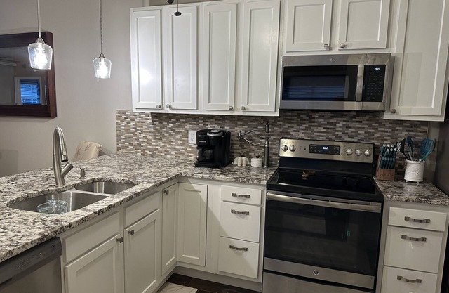 Beautiful & Newly Renovated-Monthly Rental-1st Floor CONDO-Lely Golf Estates