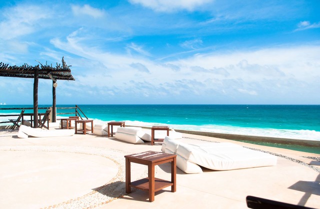 Beautiful Ocean View Condo at the Hotel Zone