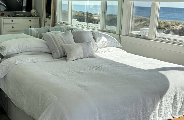 Beautiful Oceanfront views in the heart of Montauk. Sleeps up to 6.