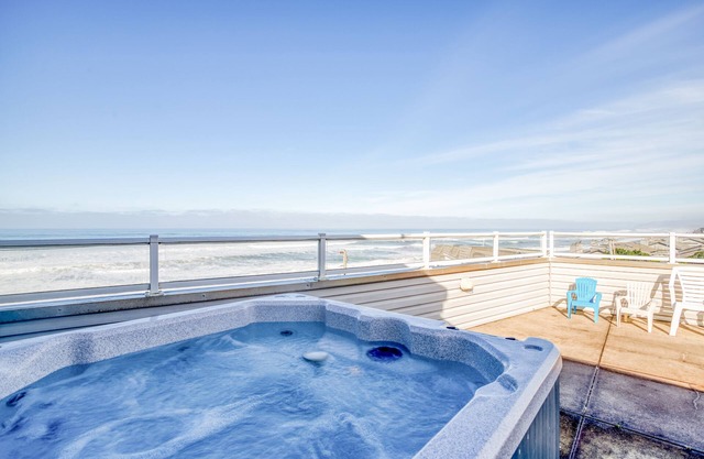 Beautiful OceanView Home with Hot Tub Just South of Lincoln City