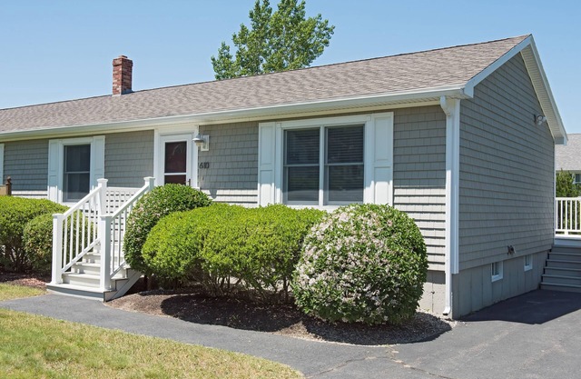 Beautiful Ogunquit Condo! Perfect Central Location-Walk to everything!
