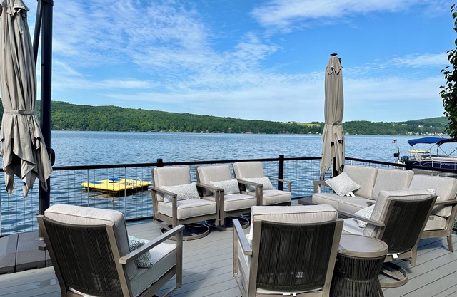 Beautiful Otisco Lake Waterfront Retreat