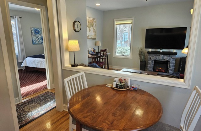 Beautiful, Peaceful, Luxury Retreat Near Downtown Minneapolis