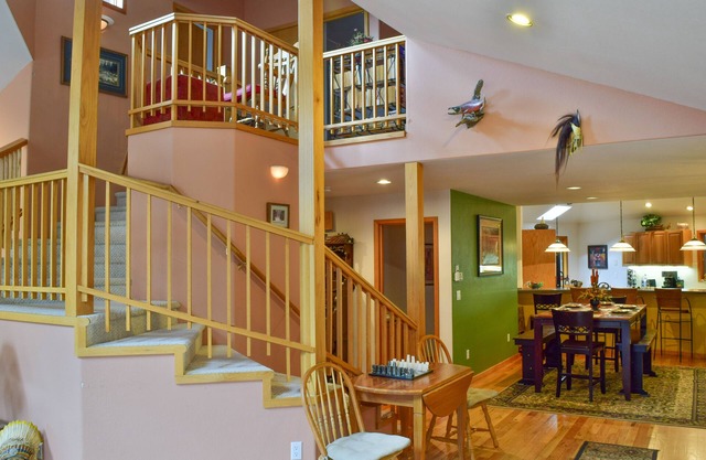 Beautiful, pet friendly and at the foot of Saxon Mountain in Georgetown Colorado