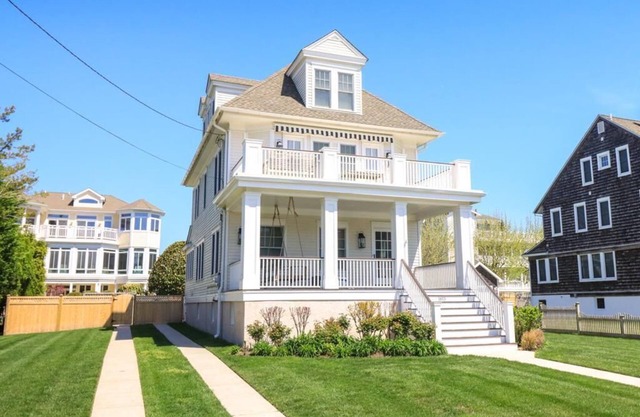 BEAUTIFUL POOL, 6 BEDROOMS, BEACH BLOCK