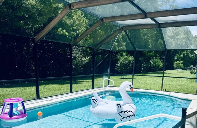 Beautiful Pool Home near the I95 Exit 284