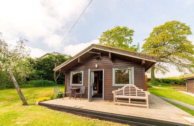 Beautiful private villa with WIFI, hot tub, TV, terrace, pets allowed and panoramic view