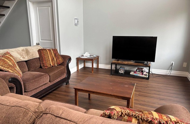 Beautiful private 3 bedroom cottage located in Tobermory.