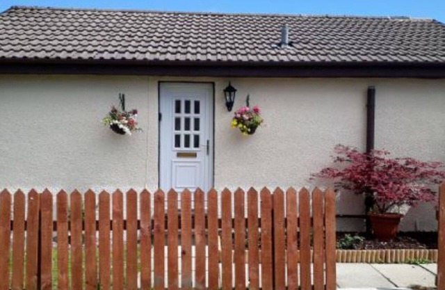 Beautiful private villa for 2 people with WIFI, TV, pets allowed and parking