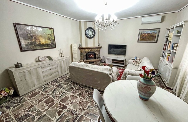Beautiful private villa for 7 guests with WIFI, A/C, TV, terrace, pets allowed and panoramic view