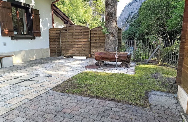 Beautiful private villa for 6 guests with WIFI, TV, terrace, pets allowed and parking