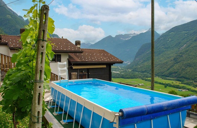 Beautiful private villa for 6 guests with private pool, WIFI, TV, patio and pets allowed