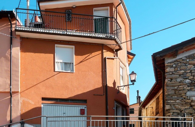 Beautiful private villa with WIFI, TV, terrace, pets allowed, panoramic view and parking