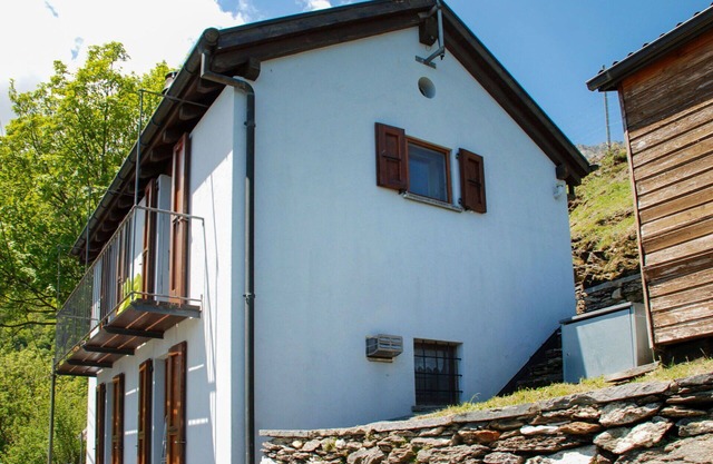 Beautiful private villa for 4 people with WIFI, patio, pets allowed, panoramic view and parking
