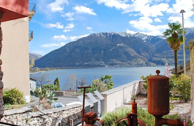 Beautiful private villa with WIFI, A/C, TV, patio, pets allowed, panoramic view and parking