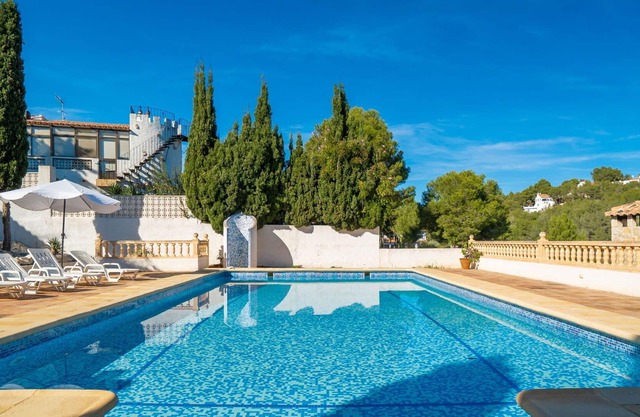 Beautiful private villa for 6 people with WIFI, private pool, A/C, TV, terrace and parking