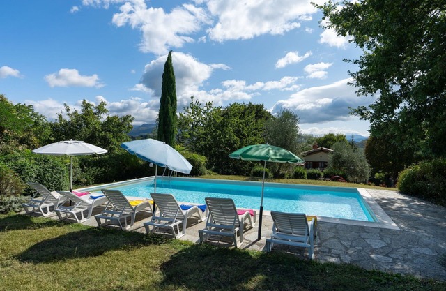 Beautiful private villa with private pool, hot tub, WIFI, TV, panoramic view and parking