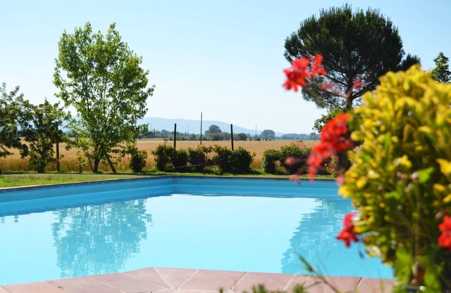 Beautiful private villa for 12 people with A/C, private pool, WIFI, TV, terrace and pets allowed