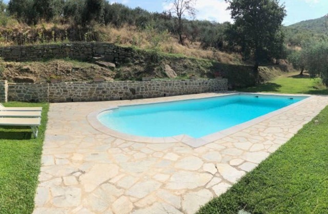 Beautiful private villa with private pool, WIFI, TV, terrace, pets allowed, panoramic view, parking