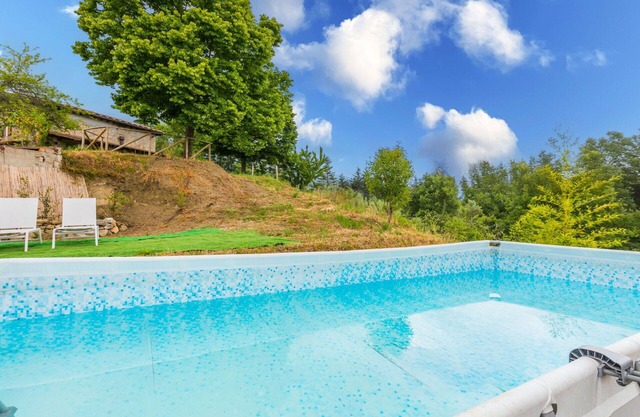 Beautiful private villa with WIFI, private pool, TV, patio, pets allowed, panoramic view and par.