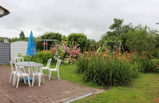 Beautiful, quiet residence in the countryside 5 kms from the beach