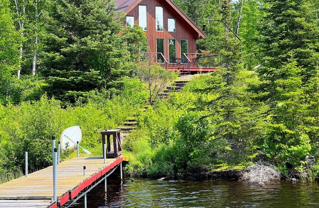 Beautiful, Remote Cabin 9 Miles From Ely, Wildlife Galore, Starlink & Dock!